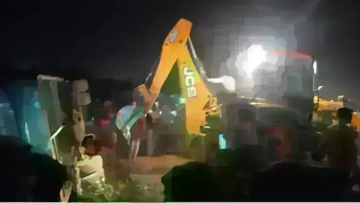 17 Killed, 5 Injured In Bus Accident In Kanpur